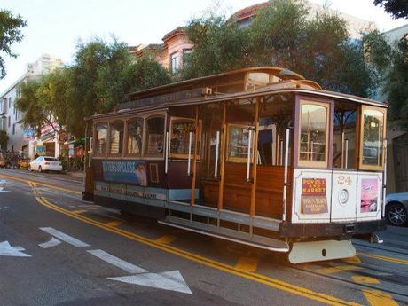 P9150351 ケーブルカーの車輪が軋むサンフランシスコ / San Francisco, with the cable cars always