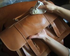 Cleaning a leather handbag
