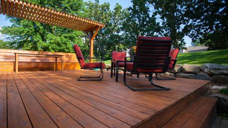 4 Tips To Make Your Backyard Deck More Inviting