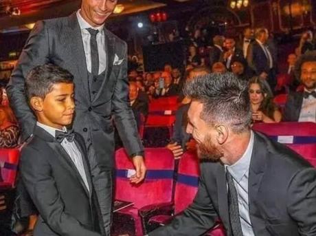 2 Times Ronaldo’s Son Met With Lionel Messi His Idol, And What Happened