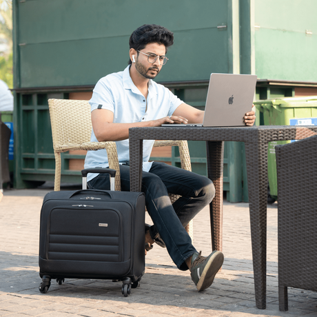 There are many types of laptop bags for short trips