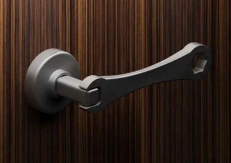 Spanner shaped door handle