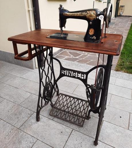 Our Singer sewing machine from 1933 as it came home with us