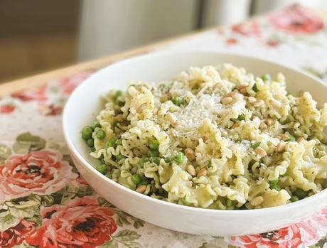 Pasta with Pesto & Peas