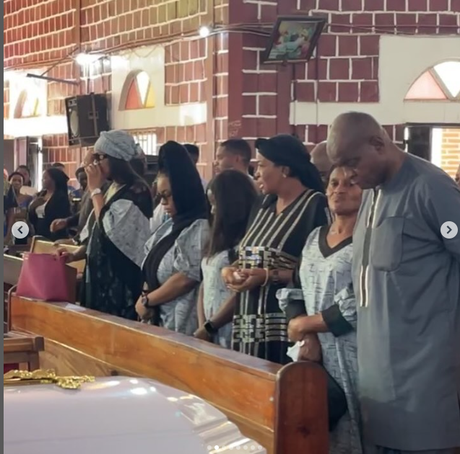 Touching Moment As Junior Pope’s Wife, Children, Others Attend His Burial Amid Tears (PHOTOS)