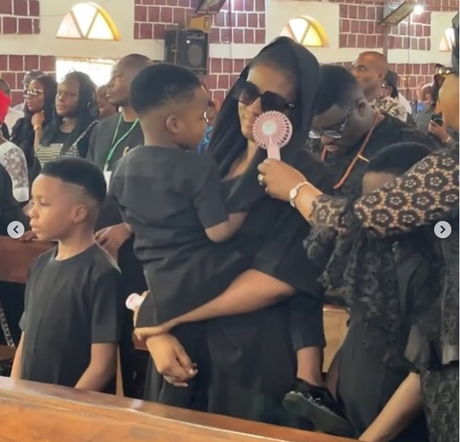 Touching Moment As Junior Pope’s Wife, Children, Others Attend His Burial Amid Tears (PHOTOS)