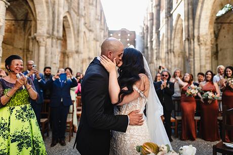 romantic-wedding-spectacular-san-galgano-abbey-tuscany_13