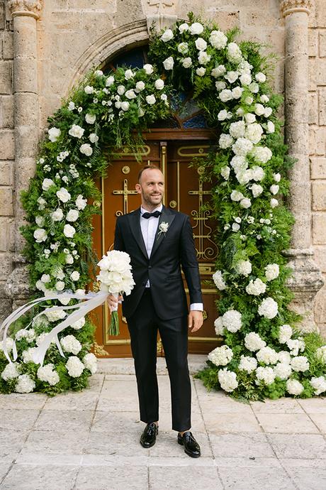 fairytale-wedding-kefalonia-beautiful-white-florals_12