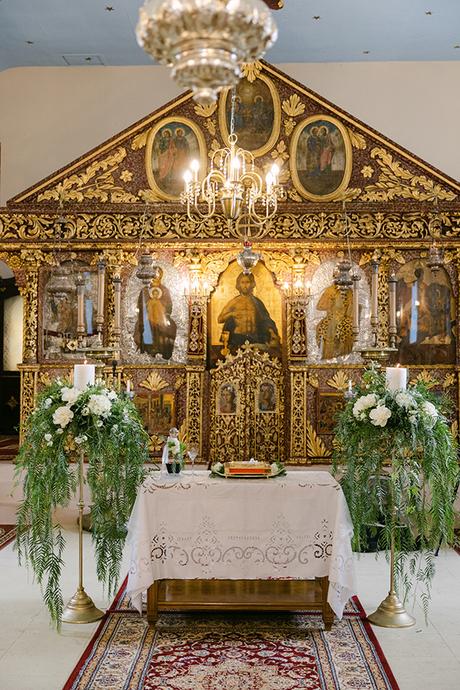 fairytale-wedding-kefalonia-beautiful-white-florals_11