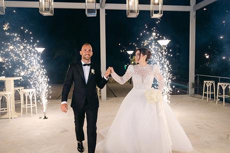 fairytale-wedding-kefalonia-beautiful-white-florals_29