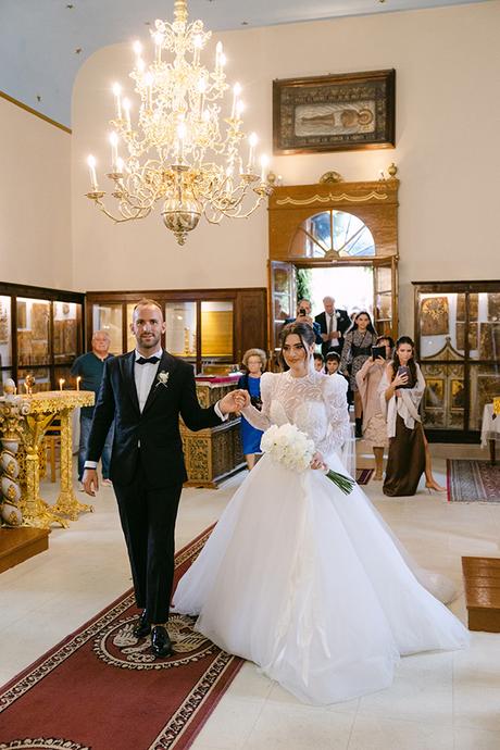 fairytale-wedding-kefalonia-beautiful-white-florals_17