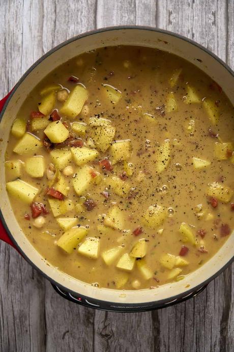easy potato chickpea curry process shot 6