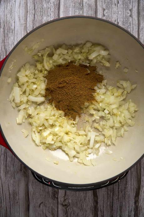 easy potato chickpea curry process shot 2