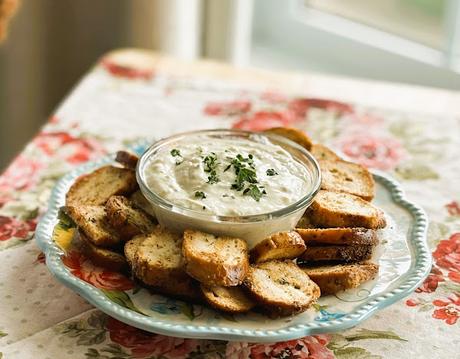 Garlic & Herb Bagel Crisps