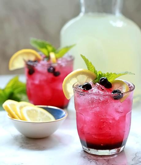 Blueberry Lemonade Vodka Cocktail