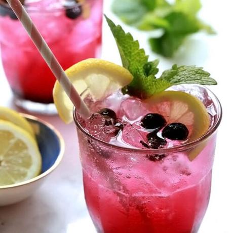 Blueberry Lemonade Vodka Cocktail