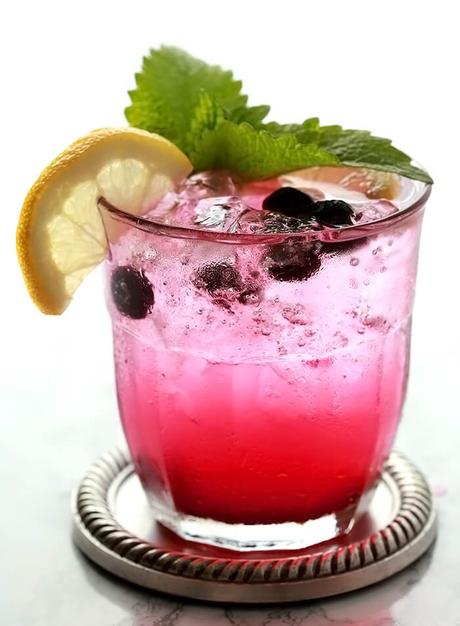 Blueberry Lemonade Vodka Cocktail