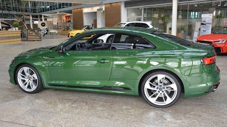 Green Audi RS5