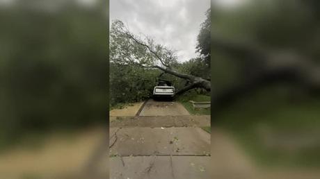 Storms leave trail of damage in North Texas