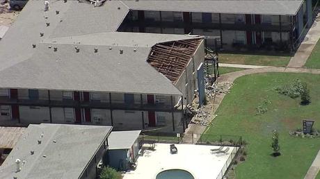 Storms leave trail of damage in North Texas