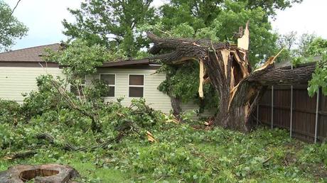 Storms leave trail of damage in North Texas