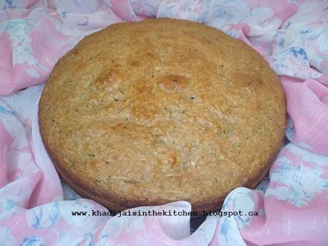 GÂTEAU À LA FARINE DE BLÉ, AUX COURGETTES ET BANANES / WHOLE WHEAT FLOUR ZUCCHINI BANANA CAKE / BIZCOCHO DE HARINA INTEGRAL, CALABACÍN Y PLÁTANO / كيك دقيق القمح و الكوسة و الموز