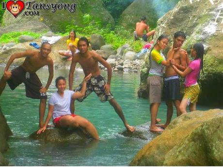 Economistas’ Outing the Cheapest Way Possible in Siniloan, Laguna.