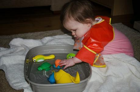 Sensory play: simple water tray for babies