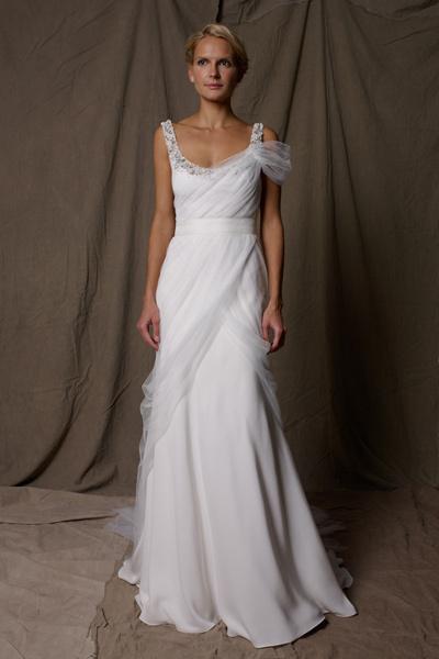 Lela_WED_Balcony_01-Front