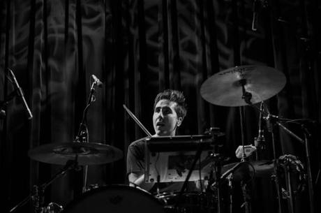 DSC 1821 620x412 DELOREAN GOT PEOPLE DANCING AT MUSIC HALL OF WILLIAMSBURG [PHOTOS]