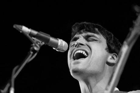 DSC 2019 620x412 DELOREAN GOT PEOPLE DANCING AT MUSIC HALL OF WILLIAMSBURG [PHOTOS]