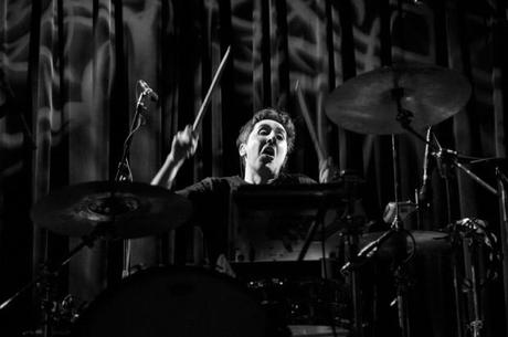 DSC 1828 620x412 DELOREAN GOT PEOPLE DANCING AT MUSIC HALL OF WILLIAMSBURG [PHOTOS]