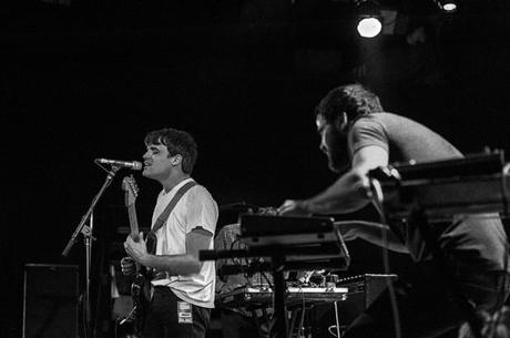 DSC 2031 620x412 DELOREAN GOT PEOPLE DANCING AT MUSIC HALL OF WILLIAMSBURG [PHOTOS]