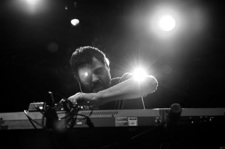 DSC 1921 620x412 DELOREAN GOT PEOPLE DANCING AT MUSIC HALL OF WILLIAMSBURG [PHOTOS]