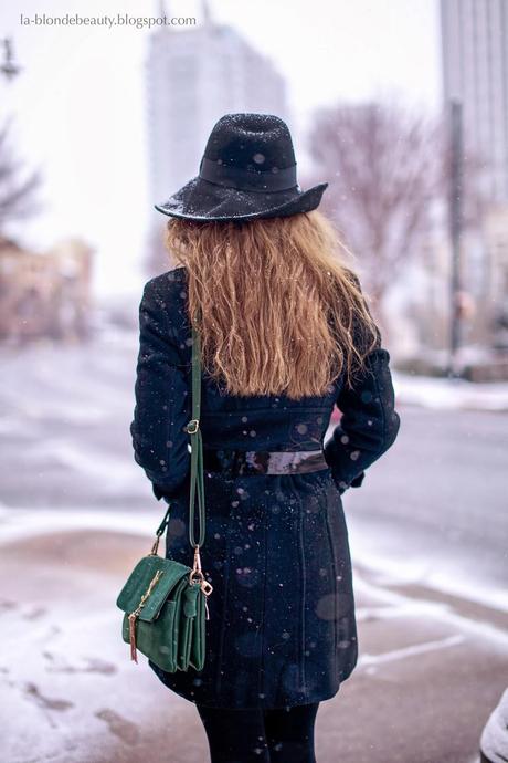 Mia Wilson for La Blonde Beauty (Snow Storm)