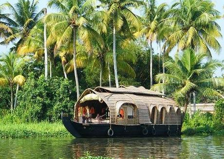 Enjoy the Unique World of Kumarakom with Houseboat Cruise