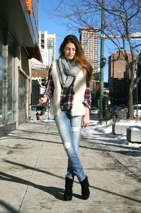 distressed skinny jeans