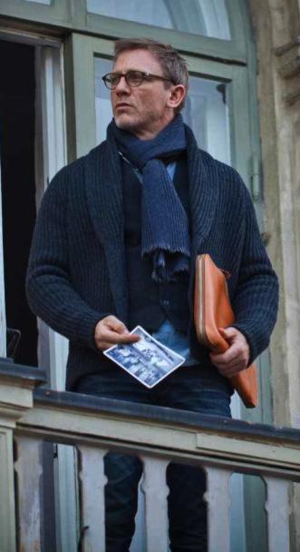 Daniel Craig in The Girl with the Dragon Tattoo Daniel Craig as Mikhail Blomkvist in The Girl with the Dragon Tattoo (2011).