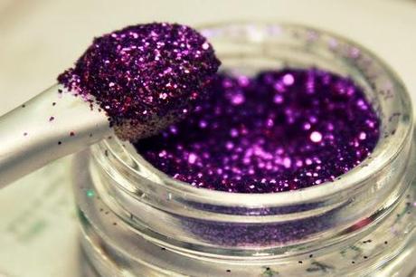 How to get rid of glitter stains from clothes - Tips from Surf Excel