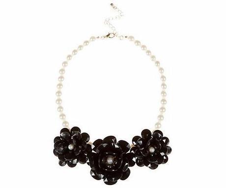 Pick Of The Day: Black Flower Chain Necklace