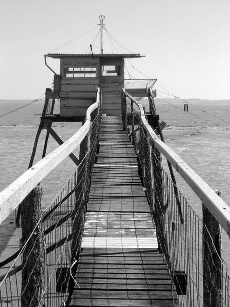 Carrelets: the picturesque Estuary-side fishing huts