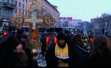 Orthodox, Greek Catholics, and Evangelicals unite in prayers for peace for Ukraine.