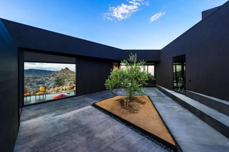 Black-Desert-House-by-Marc-Atlan-photography-by-Marc-Angeles-6-600x400