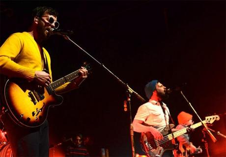Dr.Dog Terminal5 1.25 9 620x430 DR. DOG BROUGHT SOME NEEDED WARMTH TO TERMINAL 5 [PHOTOS]