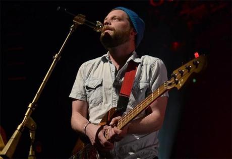 Dr.Dog Terminal5 1.25 11 620x426 DR. DOG BROUGHT SOME NEEDED WARMTH TO TERMINAL 5 [PHOTOS]
