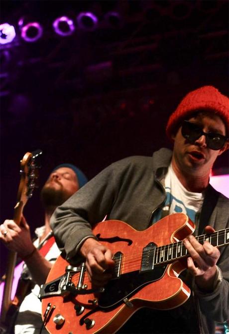 Dr.Dog Terminal5 1.25 7 549x800 DR. DOG BROUGHT SOME NEEDED WARMTH TO TERMINAL 5 [PHOTOS]