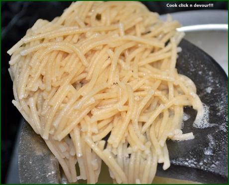Cilantro-almond pesto spaghetti