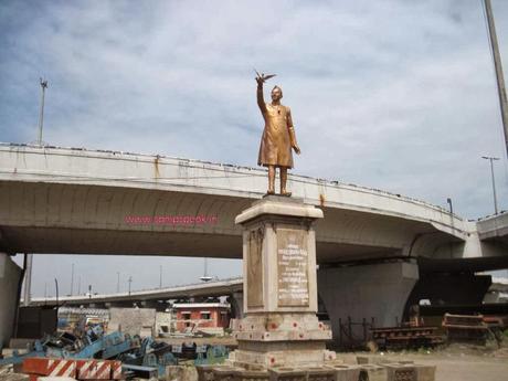 statues of Chennai .... Kathipara Nehru, Beach Sivaji and more....