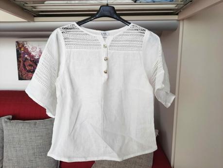 Transforming a thrifted linen caftan into a shirt (historybounding vibes) A thrifted linen caftan transformed into a shirt