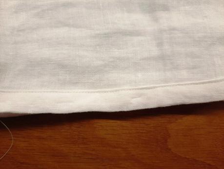 Transforming a thrifted linen caftan into a shirt (historybounding vibes) Turning a thrifted linen caftan into a shirt: the bottom hem